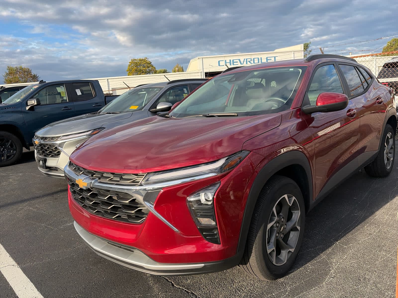 2024 Chevrolet Trax LT — photo 1 of 3
