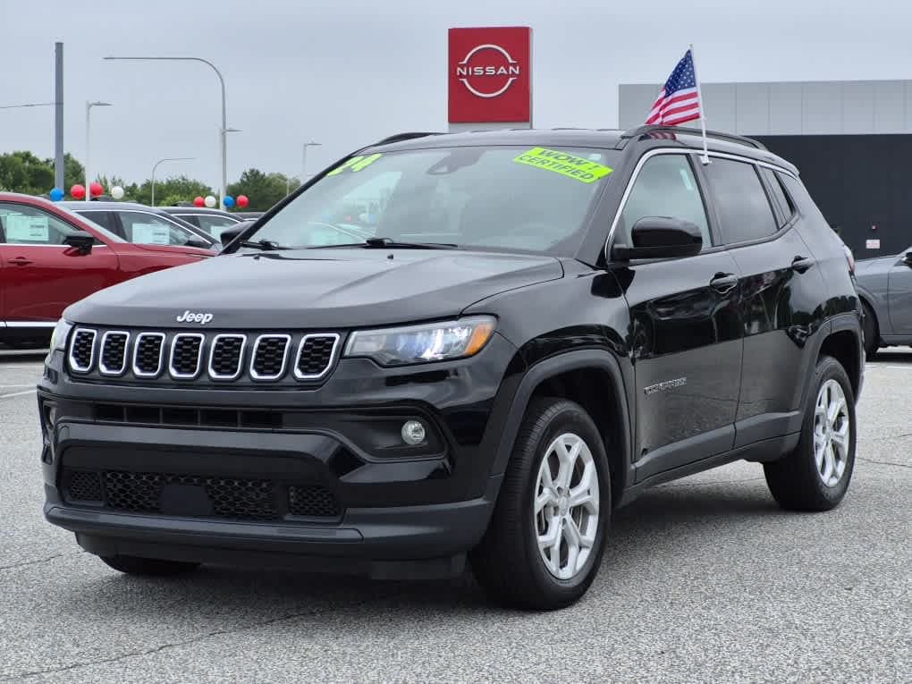 2024 Jeep Compass Latitude — photo 1 of 20