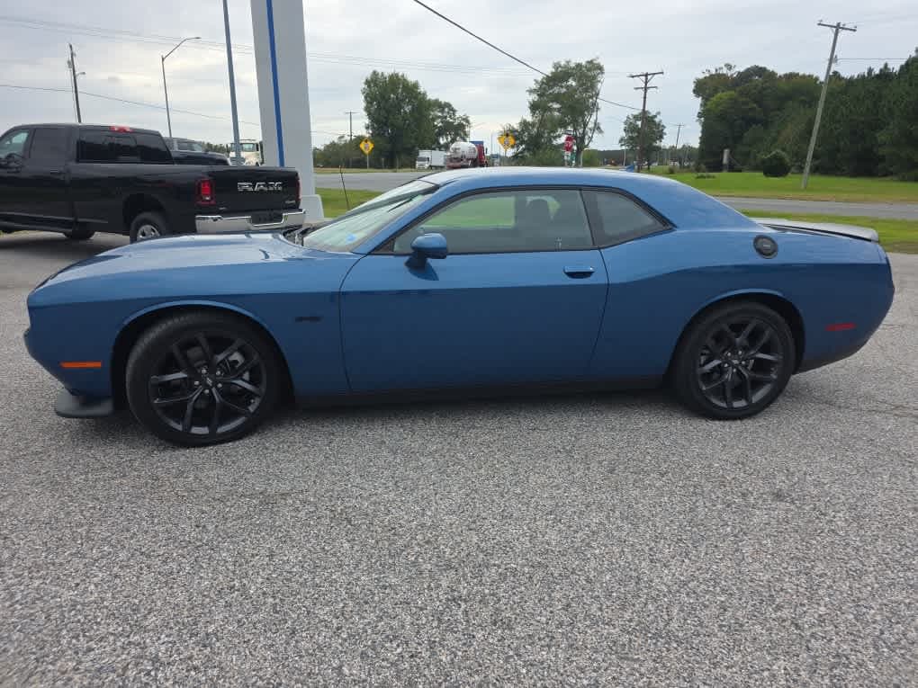 2023 Dodge Challenger R/T — photo 1 of 3