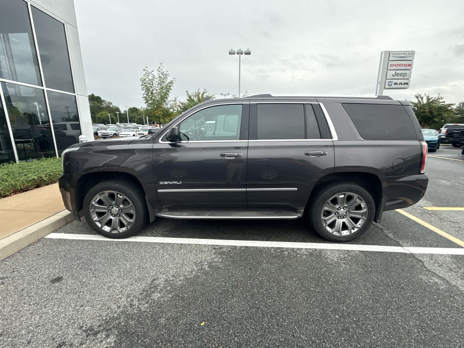 2015 GMC Yukon Denali — photo 1 of 5
