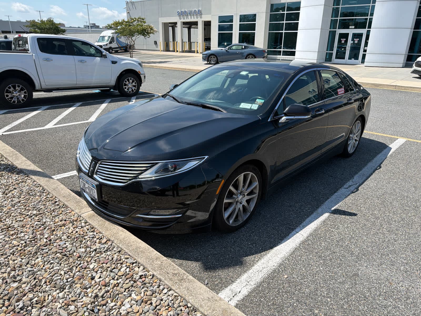 2016 Lincoln MKZ Base — photo 1 of 5