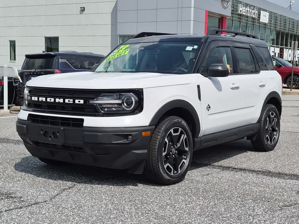 2023 Ford Bronco Sport Outer Banks — photo 1 of 22