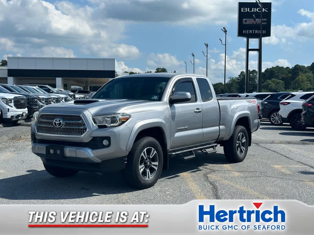 2017 Toyota Tacoma SR5 — photo 1 of 14