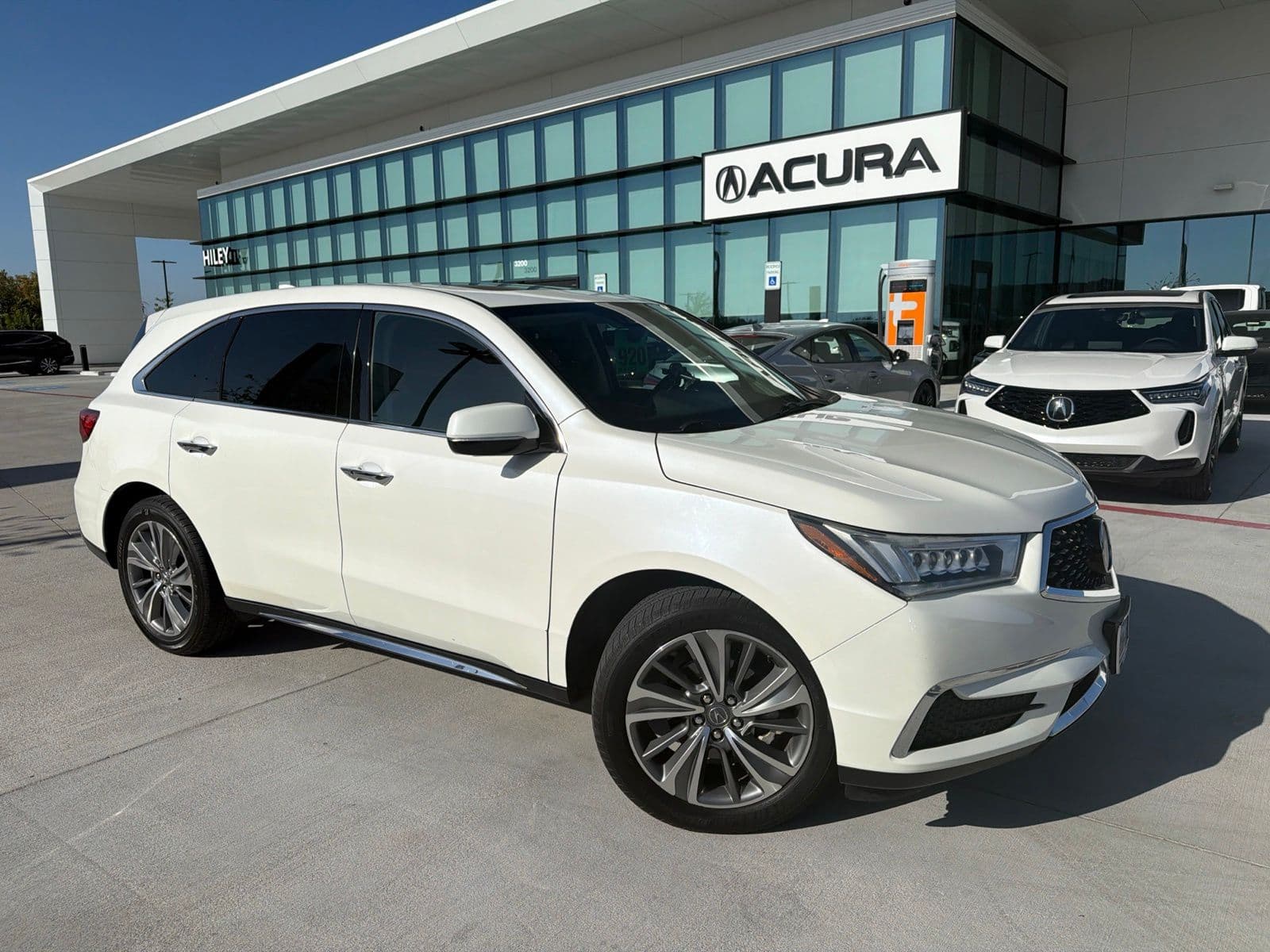 2017 Acura MDX Base — photo 1 of 7