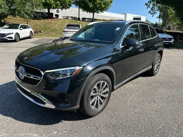 2023 Mercedes-Benz GLC GLC 300 — photo 1 of 18