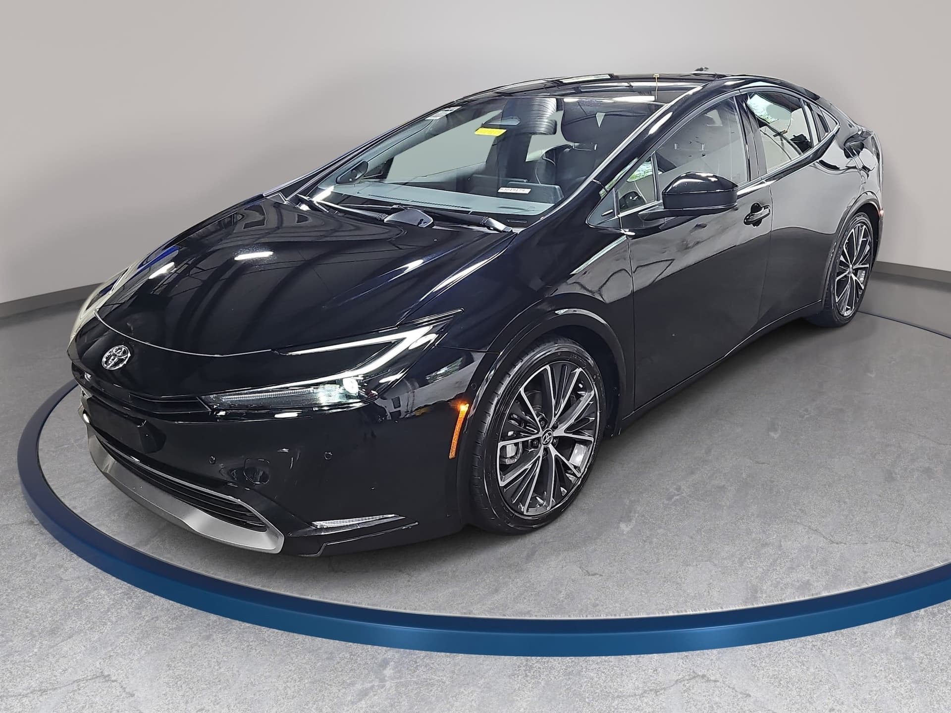 2024 Toyota Prius Limited — photo 1 of 38