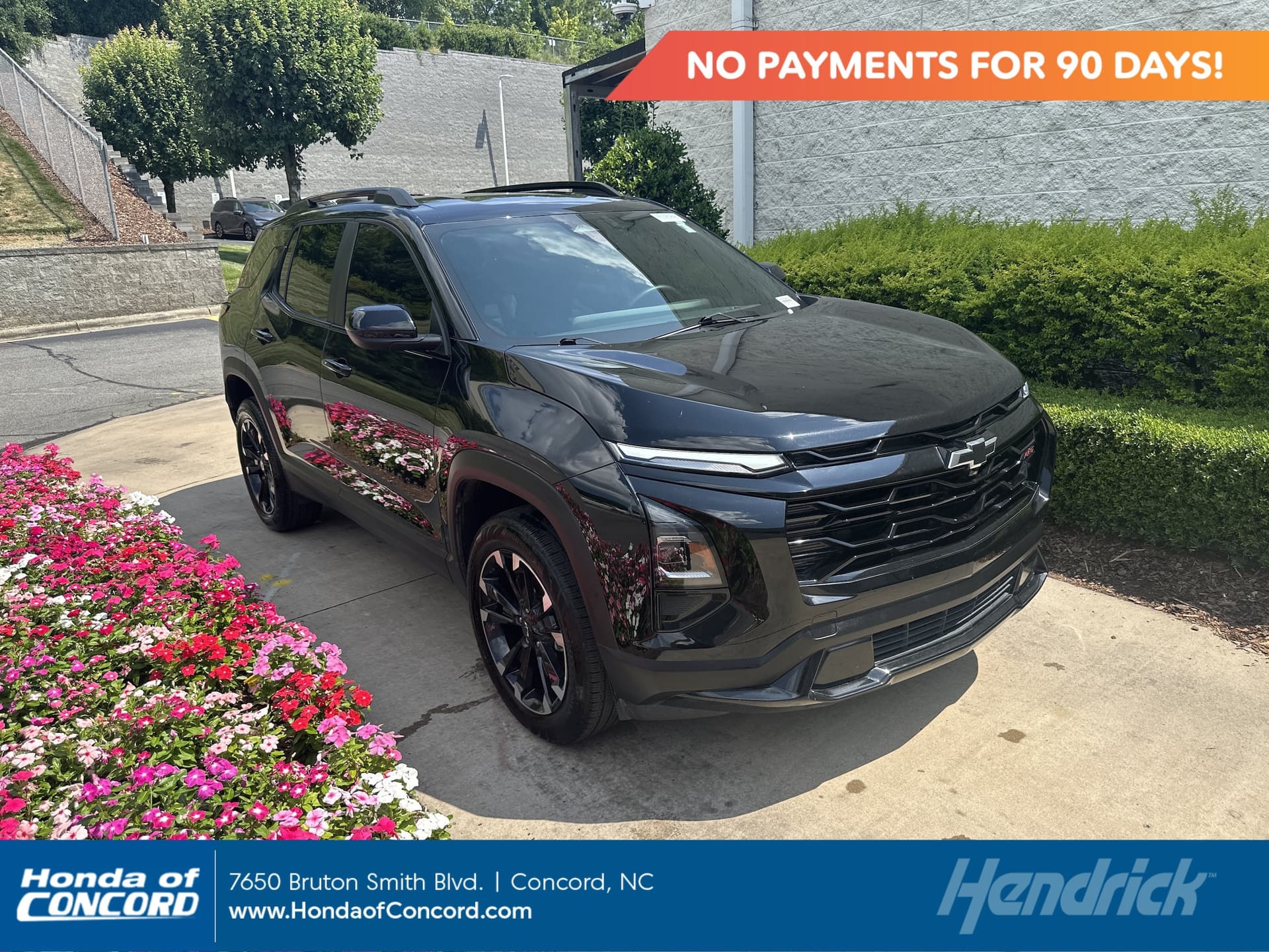 2025 Chevrolet Equinox FWD RS — photo 1 of 37