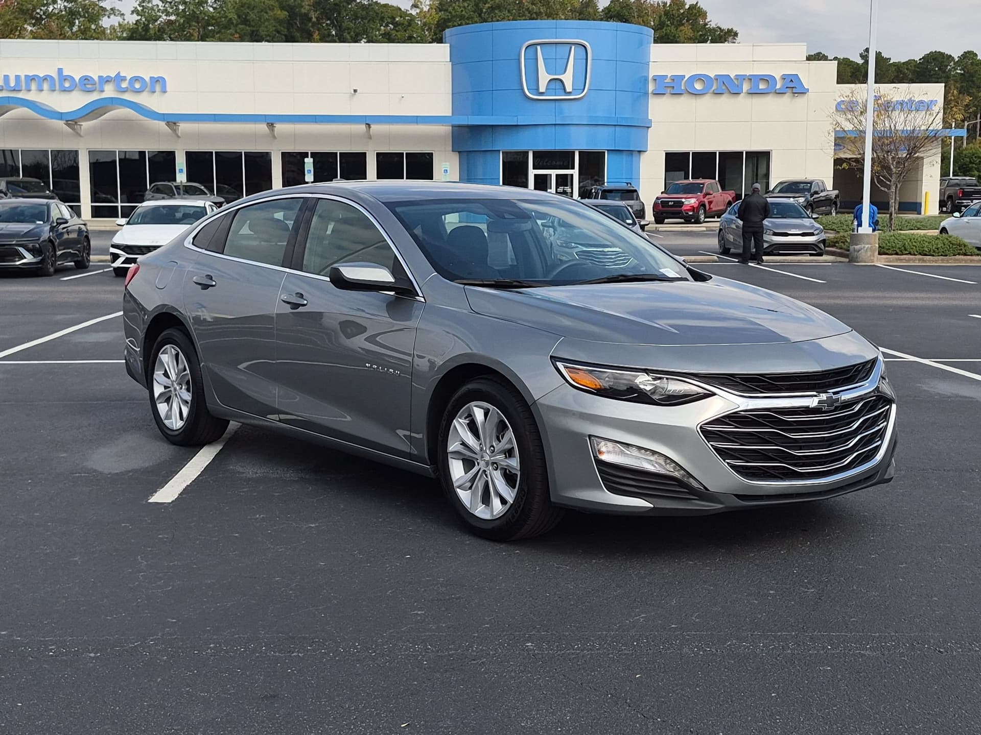2025 Chevrolet Malibu 1LT — photo 1 of 39