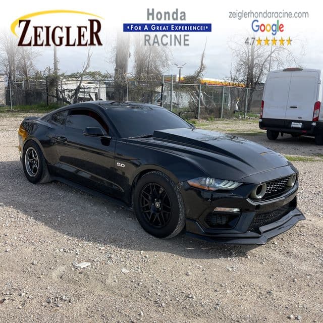 2022 Ford Mustang Base — photo 1 of 26