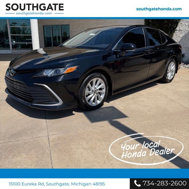 2023 Toyota Camry LE — photo 1 of 19