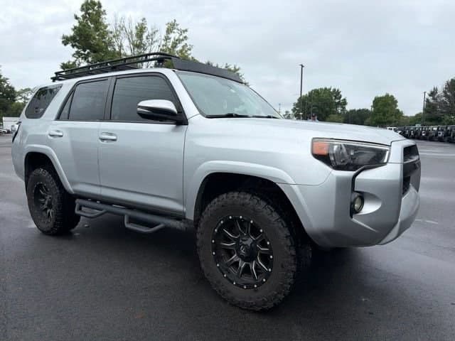 2019 Toyota 4Runner SR5 Premium — photo 1 of 30