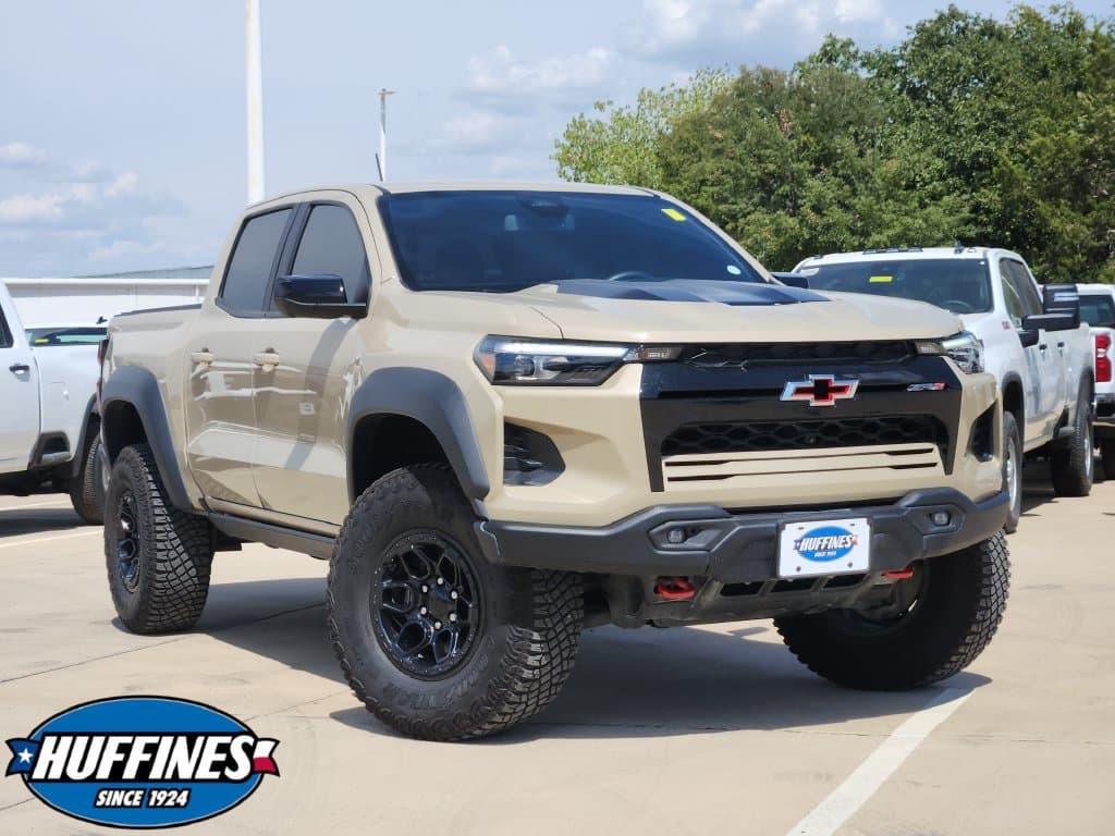 2024 Chevrolet Colorado Base — photo 1 of 31