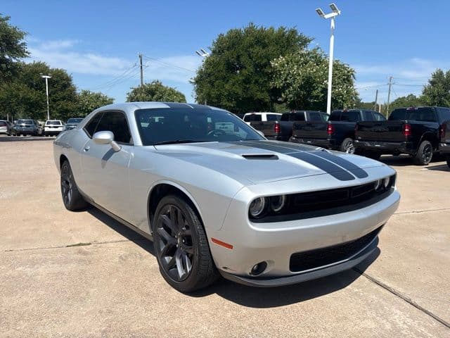 2023 Dodge Challenger SXT — photo 1 of 14