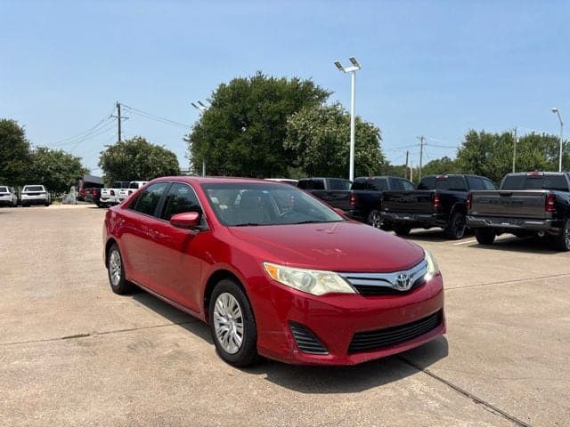 2012 Toyota Camry LE — photo 1 of 15