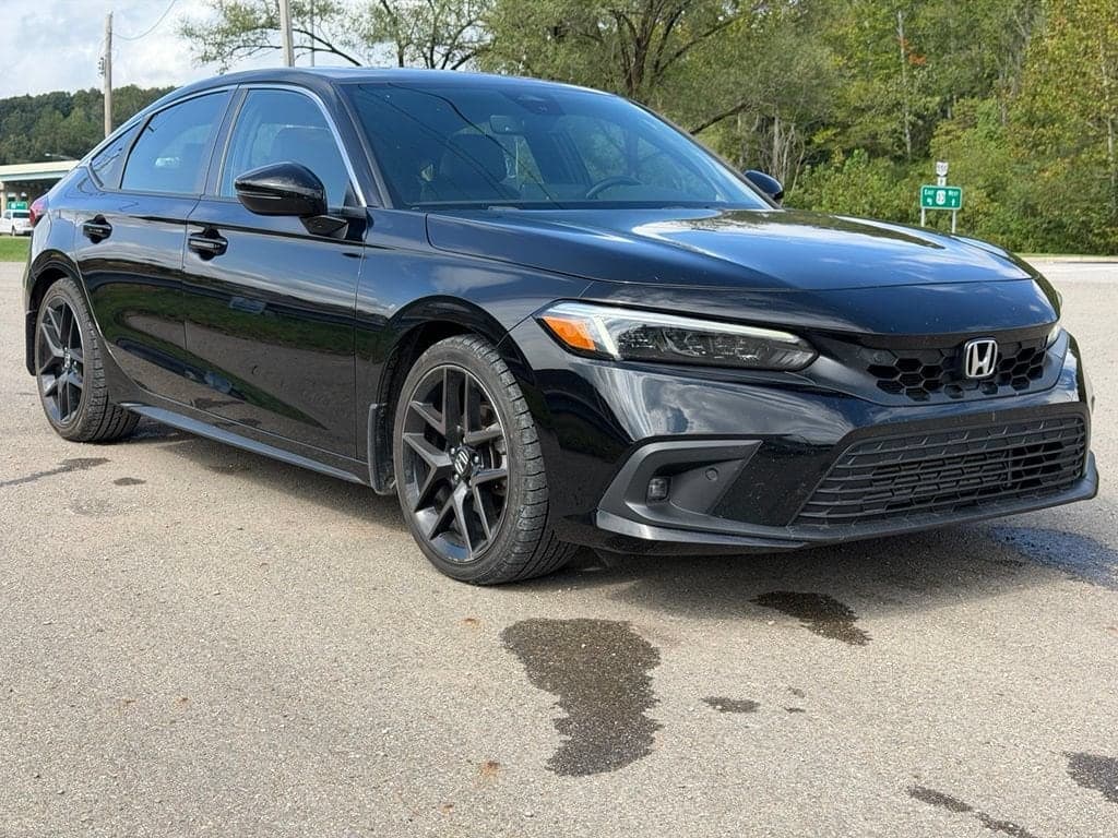 2024 Honda Civic Hatchback Sport Touring — photo 1 of 11