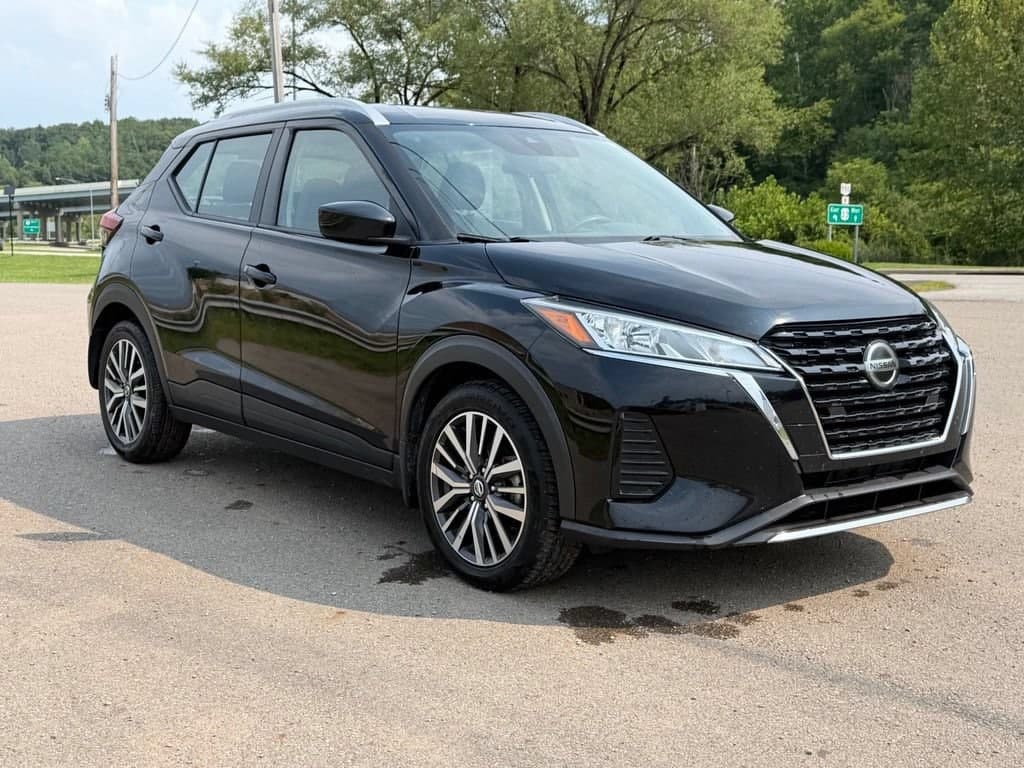 2021 Nissan Kicks SV — photo 1 of 8