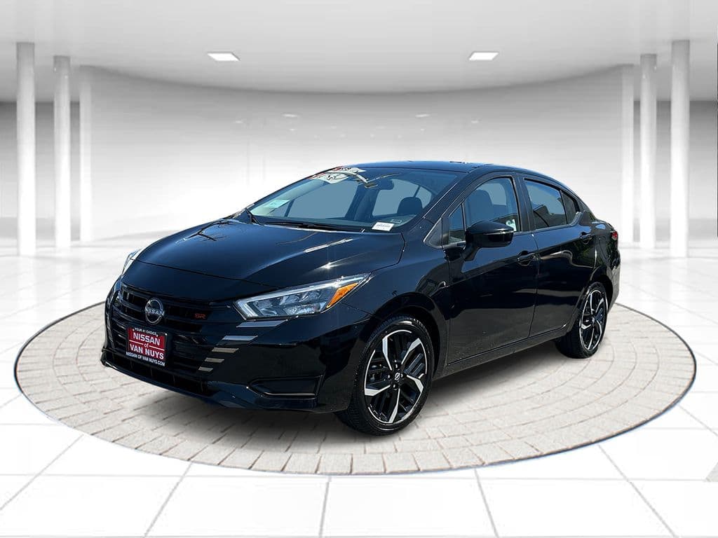 2024 Nissan Versa 1.6 SR — photo 1 of 30