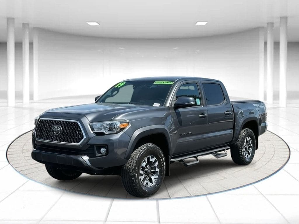 2019 Toyota Tacoma TRD Off-Road — photo 1 of 32