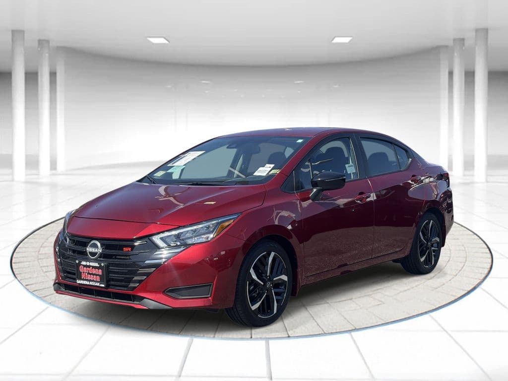 2025 Nissan Versa 1.6 SR — photo 1 of 32