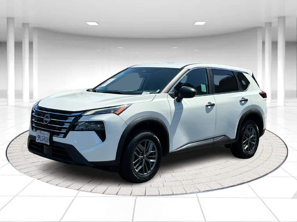 2024 Nissan Rogue S — photo 1 of 33