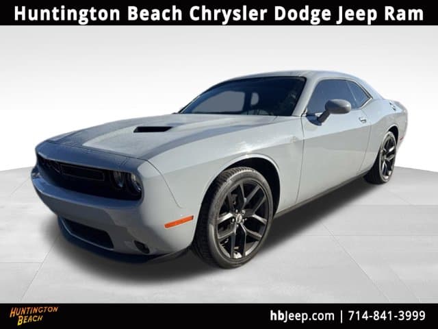 2022 Dodge Challenger SXT — photo 1 of 10