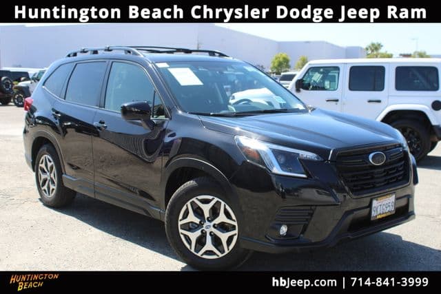 2024 Subaru Forester Premium — photo 1 of 38