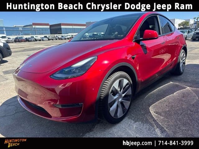 2024 Tesla Model Y Long Range — photo 1 of 11