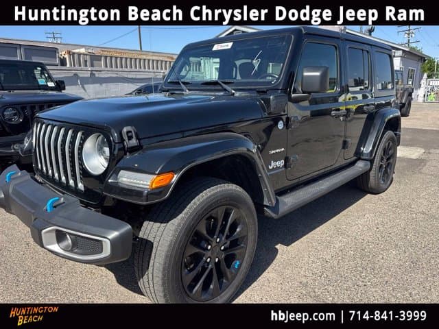 2023 Jeep Wrangler Base — photo 1 of 12