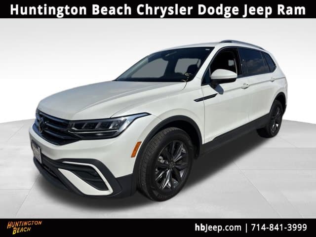 2023 Volkswagen Tiguan Base — photo 1 of 11