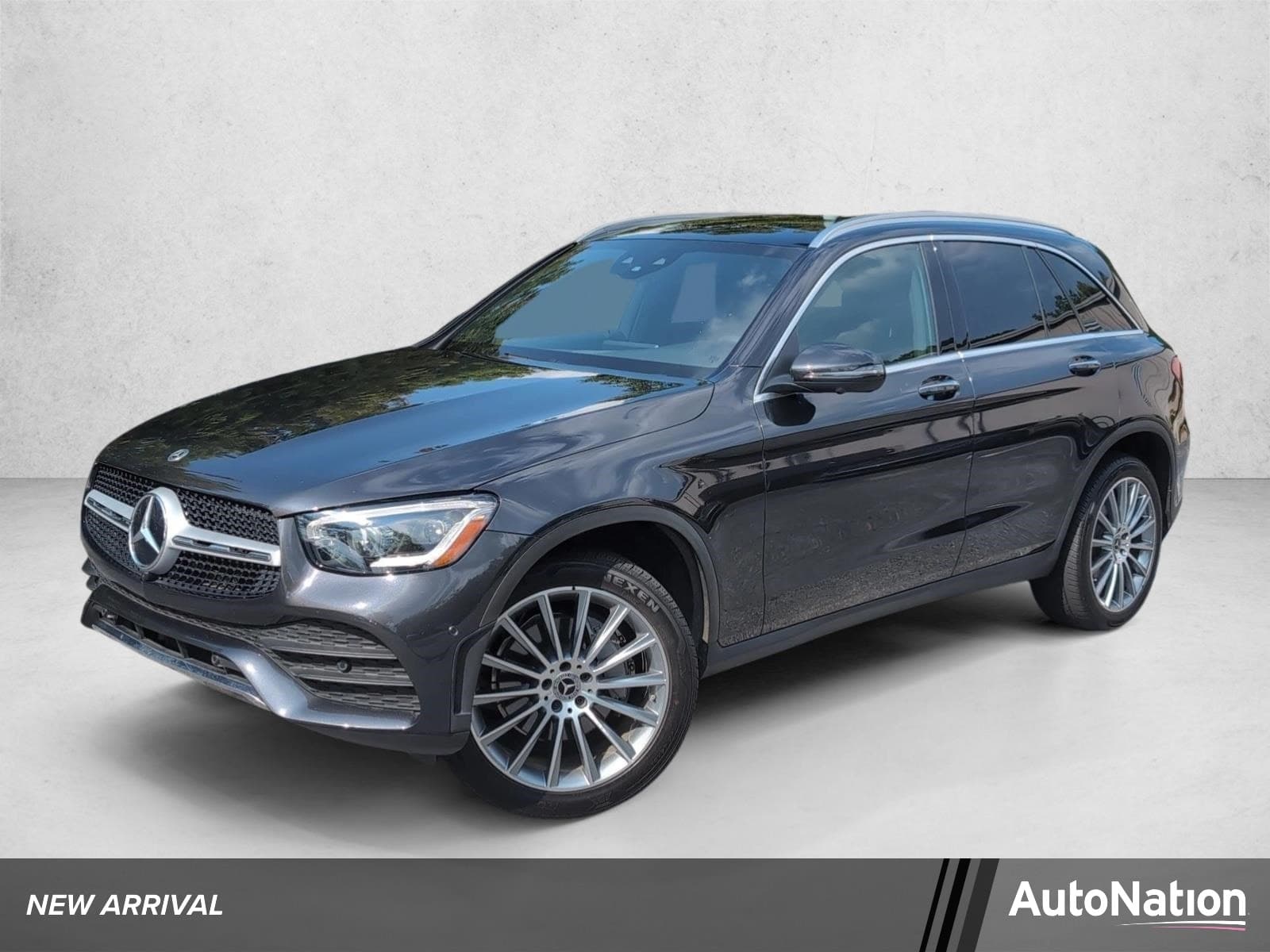 2021 Mercedes-Benz GLC GLC 300 — photo 1 of 30