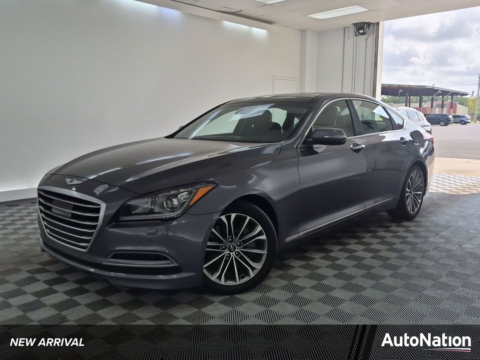 2015 Hyundai Genesis 3.8L — photo 1 of 30