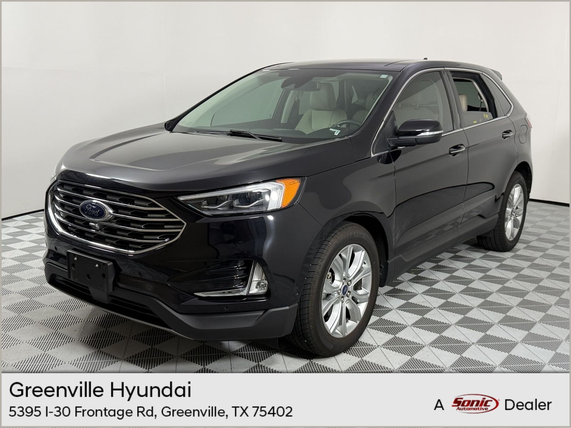 2020 Ford Edge Titanium — photo 1 of 31