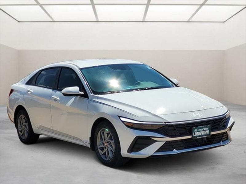 2025 Hyundai Elantra Hybrid Blue — photo 1 of 19