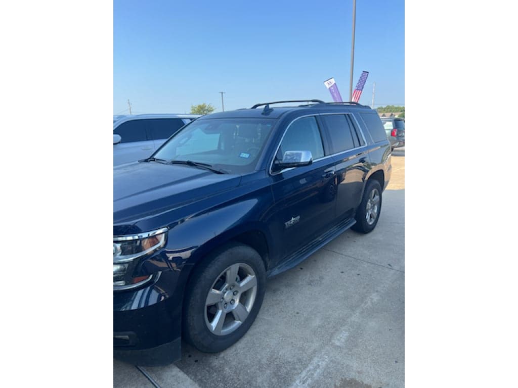 2017 Chevrolet Tahoe LT — photo 1 of 4