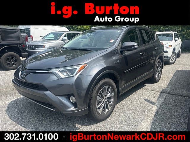 2018 Toyota RAV4 Hybrid XLE — photo 1 of 17