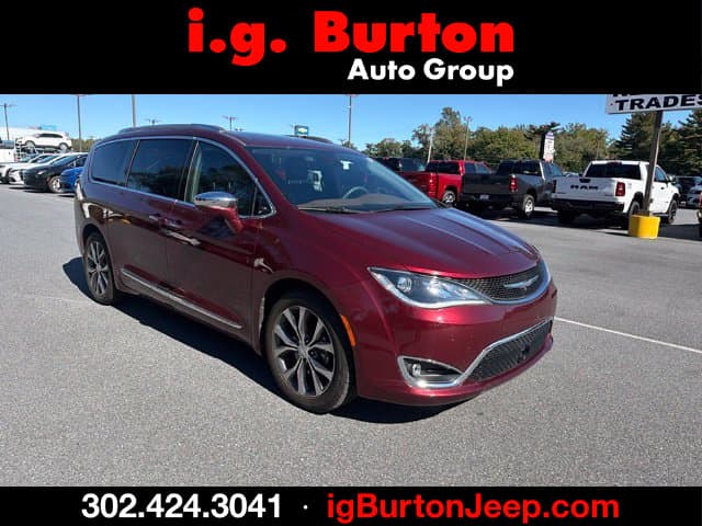 2018 Chrysler Pacifica Limited — photo 1 of 11