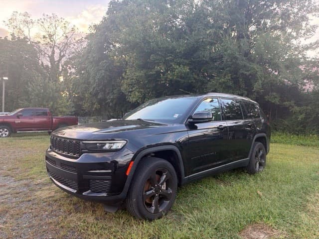 2021 Jeep Grand Cherokee L Laredo — photo 1 of 12