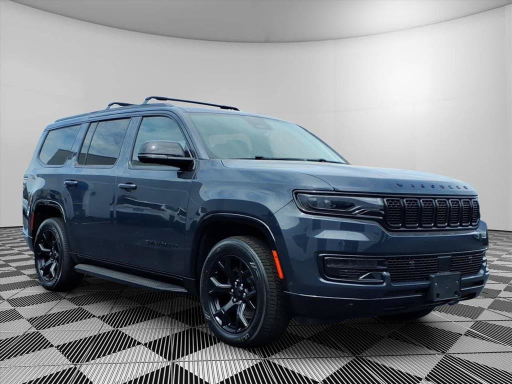 2023 Jeep Wagoneer Base — photo 1 of 30