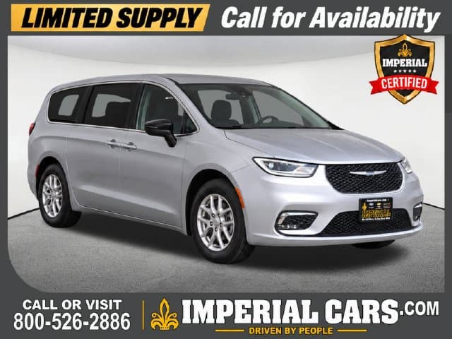 2026 Chrysler Pacifica Select — photo 1 of 13