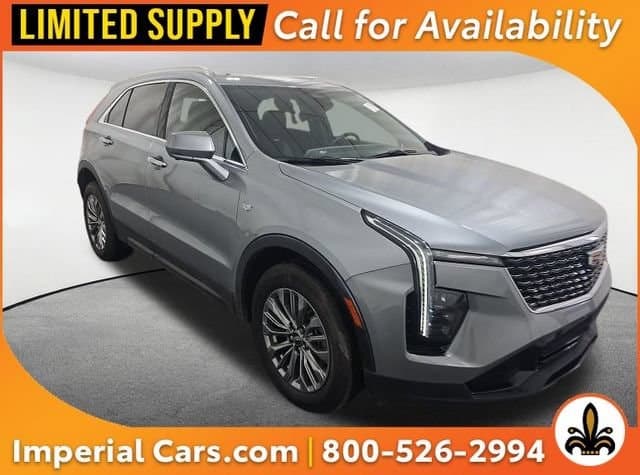 2025 Cadillac XT4 Premium Luxury — photo 1 of 9
