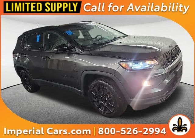 2023 Jeep Compass Latitude — photo 1 of 9