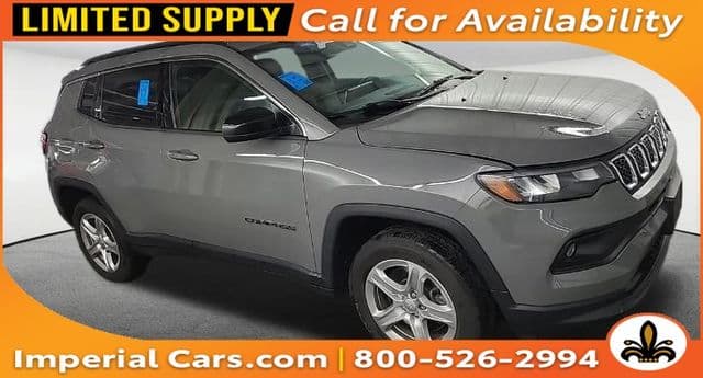 2023 Jeep Compass Latitude — photo 1 of 10