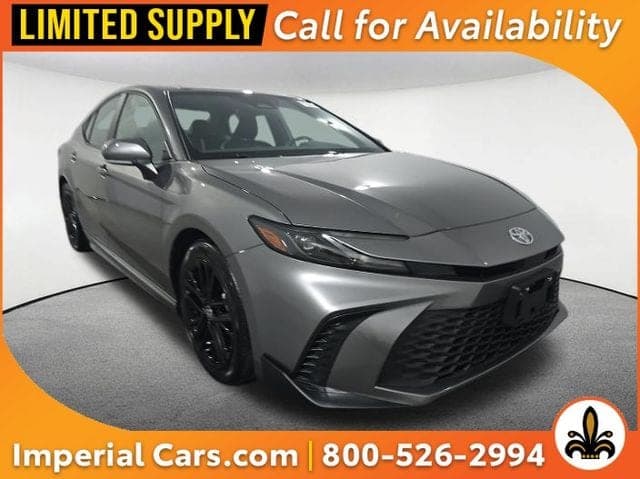 2026 Toyota Camry SE — photo 1 of 13