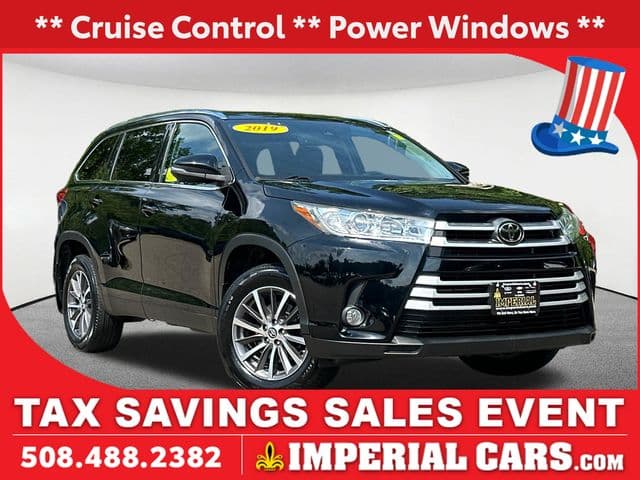 2019 Toyota Highlander XLE — photo 1 of 36