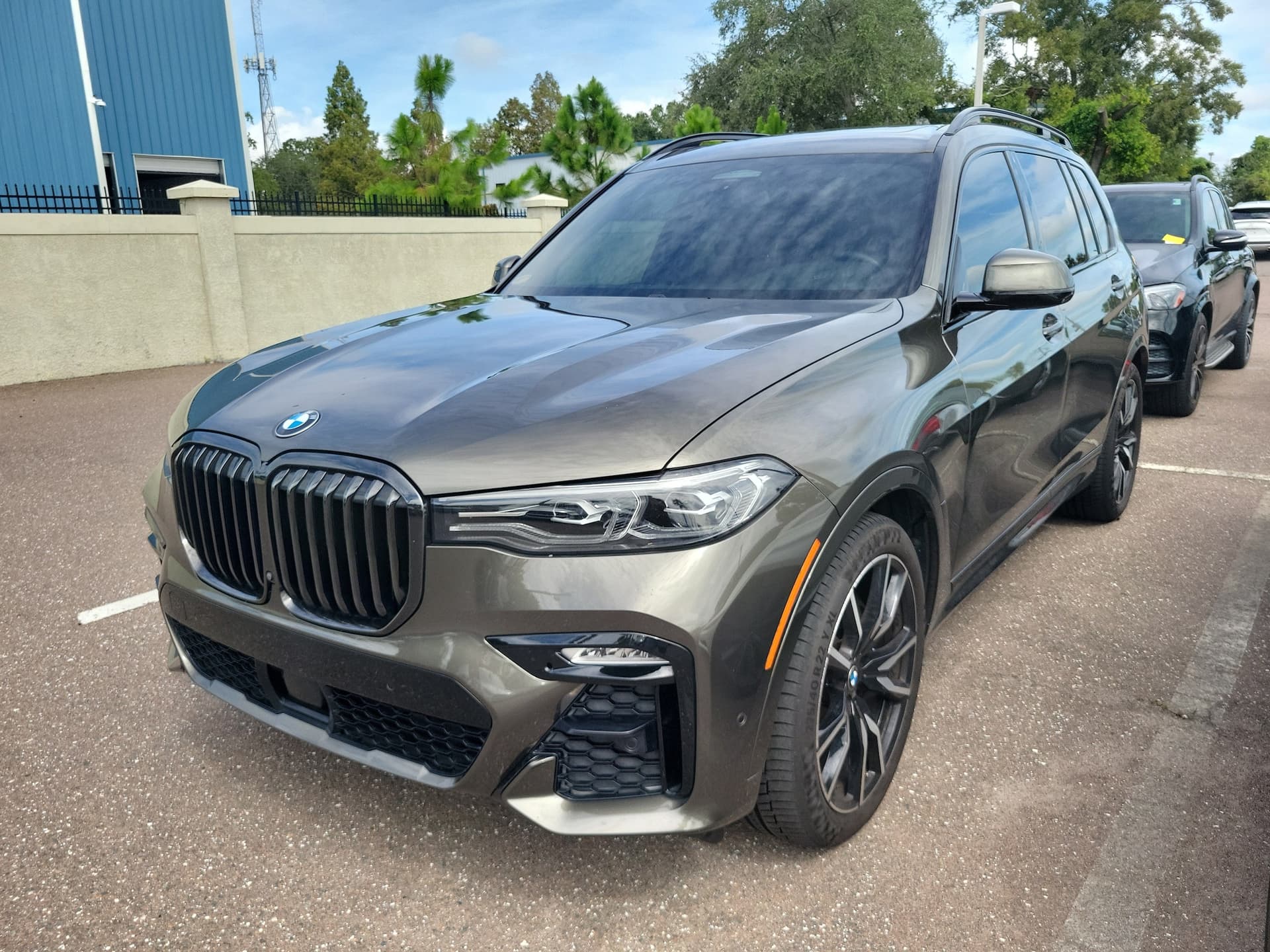 2022 BMW X7 xDrive40i — photo 1 of 5