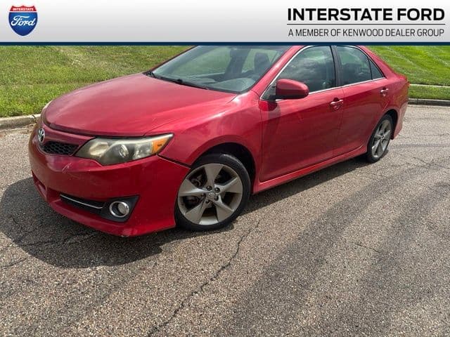 2013 Toyota Camry SE V6 — photo 1 of 4