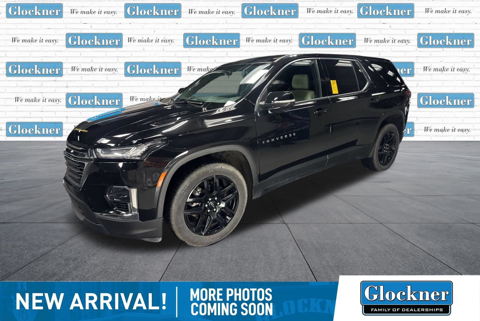 2023 Chevrolet Traverse LS — photo 1 of 20