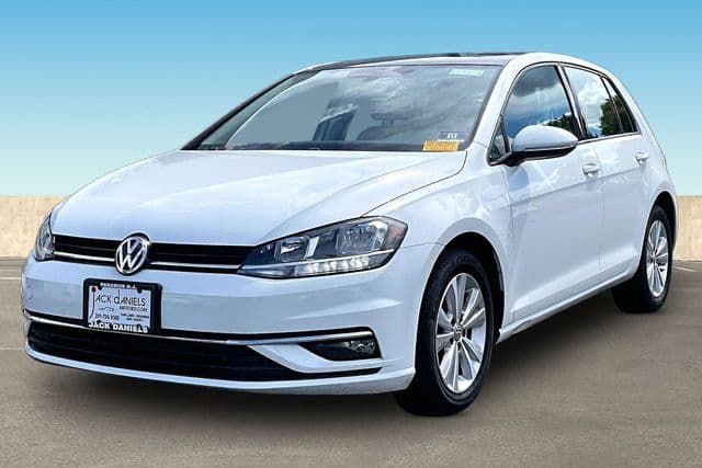 2019 Volkswagen Golf SE — photo 1 of 28