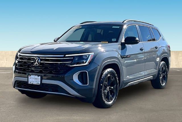 2025 Volkswagen Atlas 2.0T Peak Edition — photo 1 of 29