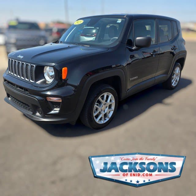 2023 Jeep Renegade Latitude — photo 1 of 12